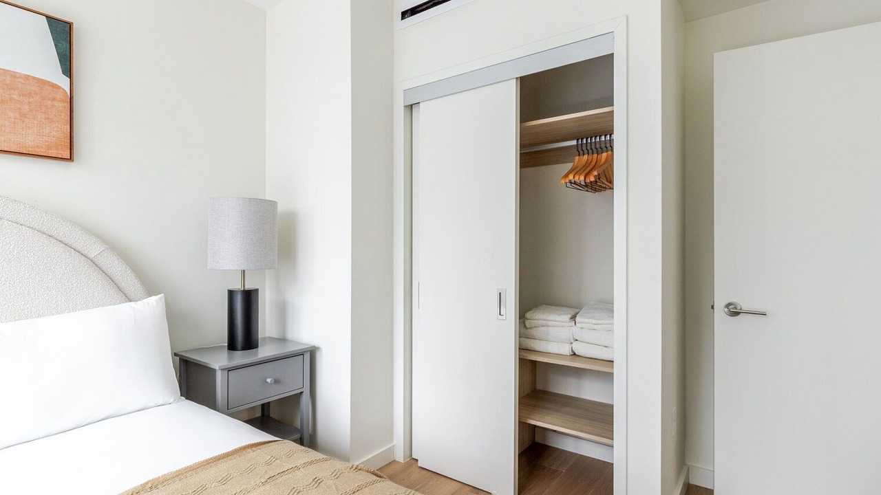 Photo of Bedroom in Hunters Point