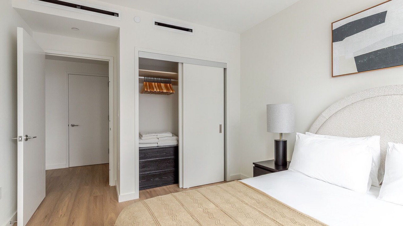 Photo of Bedroom in Hunters Point