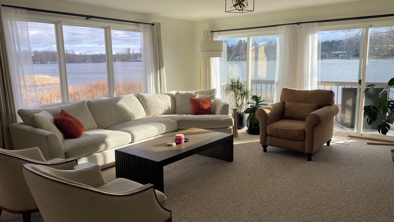 Photo of Livingroom in Paw Paw