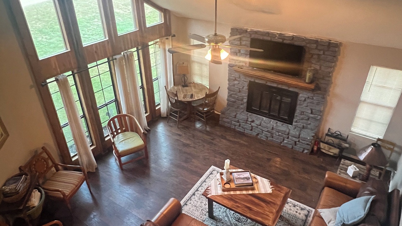 Photo of Livingroom in Cedar Creek