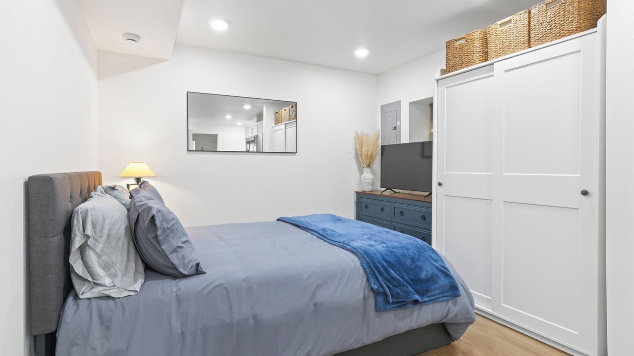 Photo of Bedroom in Lake Forest