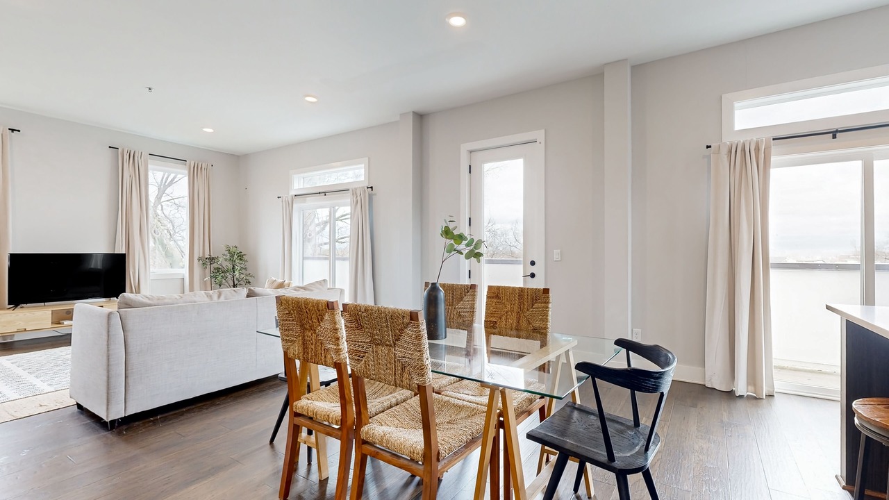 Photo of Livingroom in Chestnut Hill