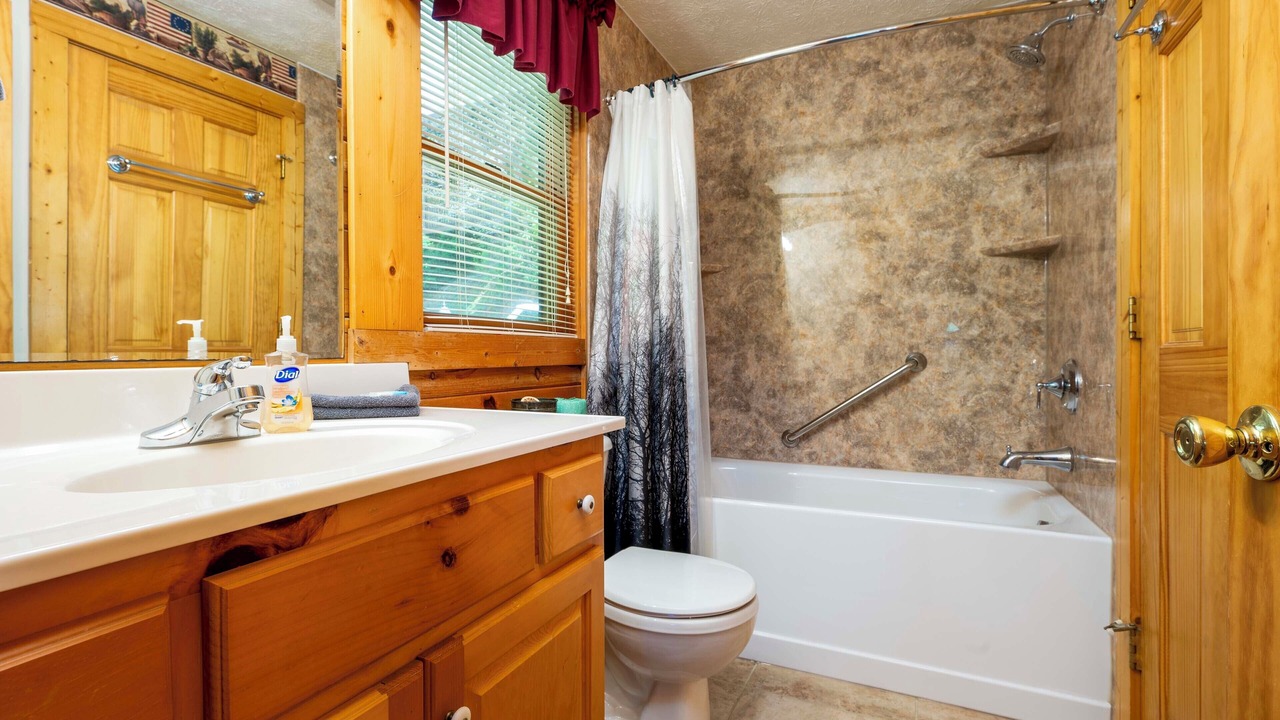 Photo of Bathroom in Black Bear Falls