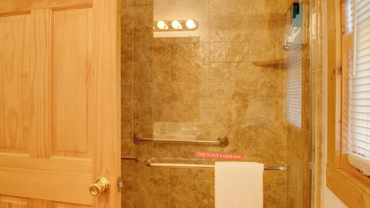 Photo of Bathroom in Black Bear Falls