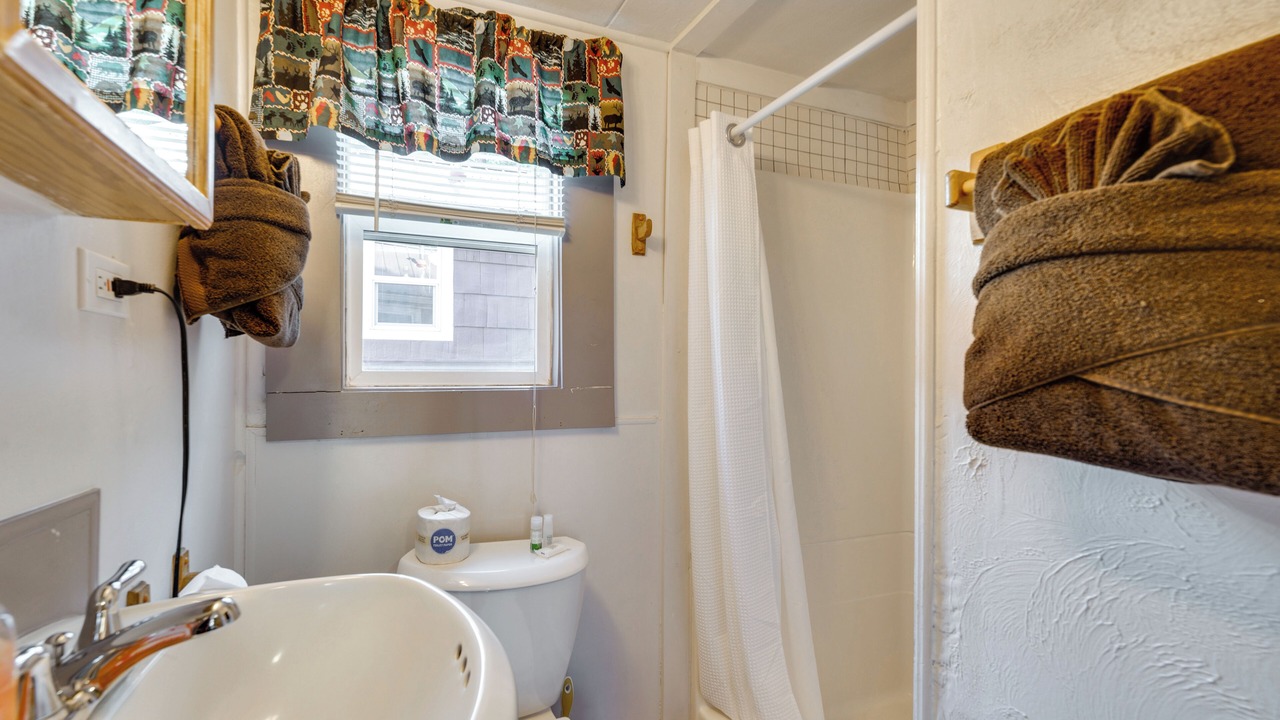 Photo of Bathroom in Drake