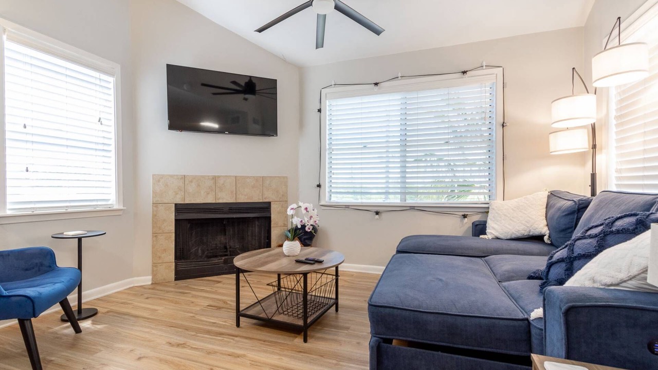 Photo of Livingroom in Clear Lake Shores