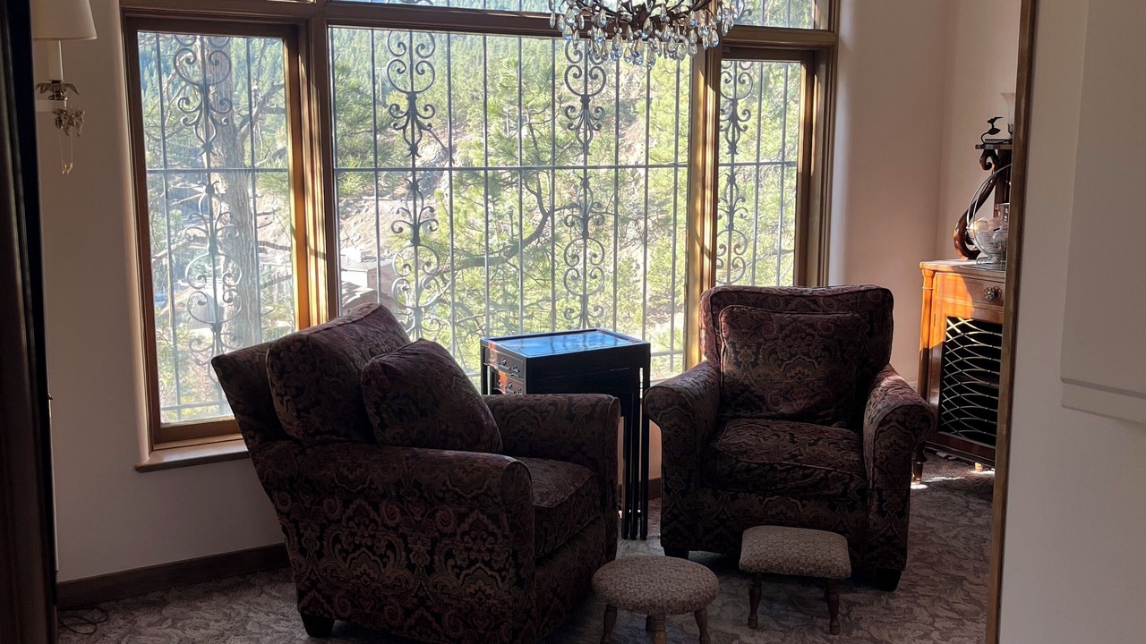 Photo of Livingroom in Kerr Gulch