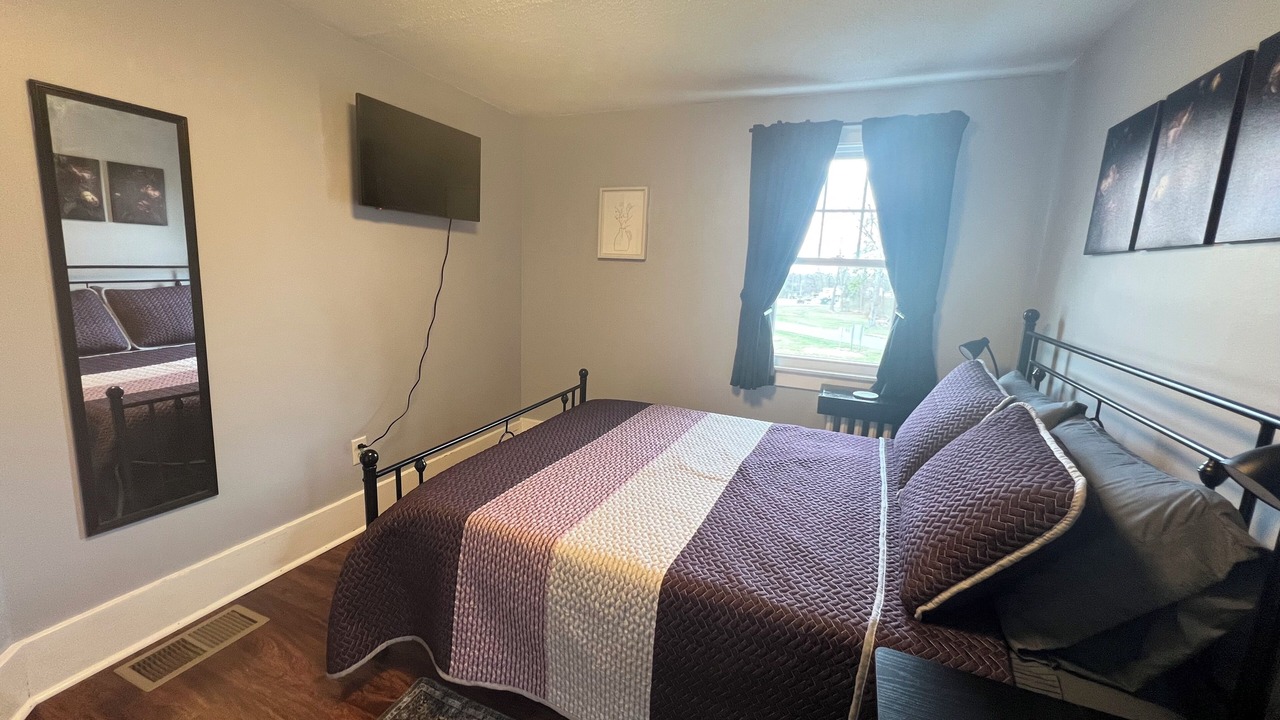 Photo of Bedroom in Elizabethtown