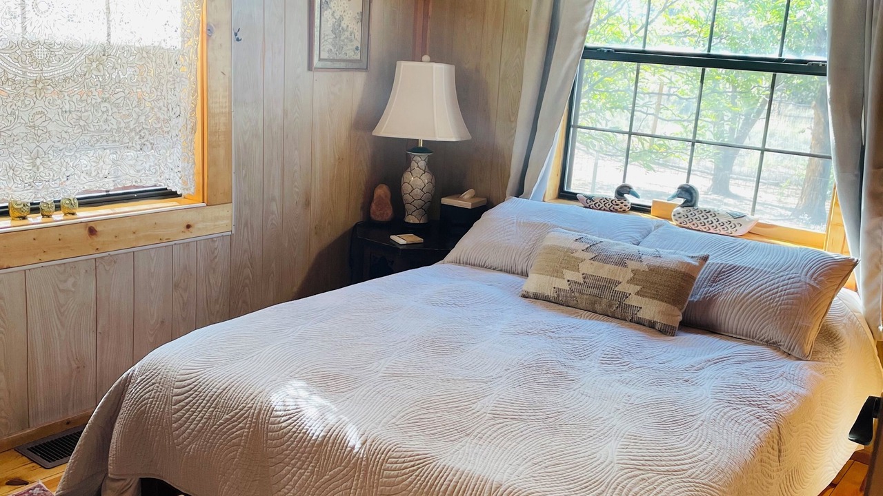 Photo of Bedroom in Nambe Pueblo
