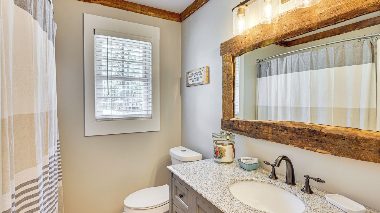 Photo of Bathroom in Titus