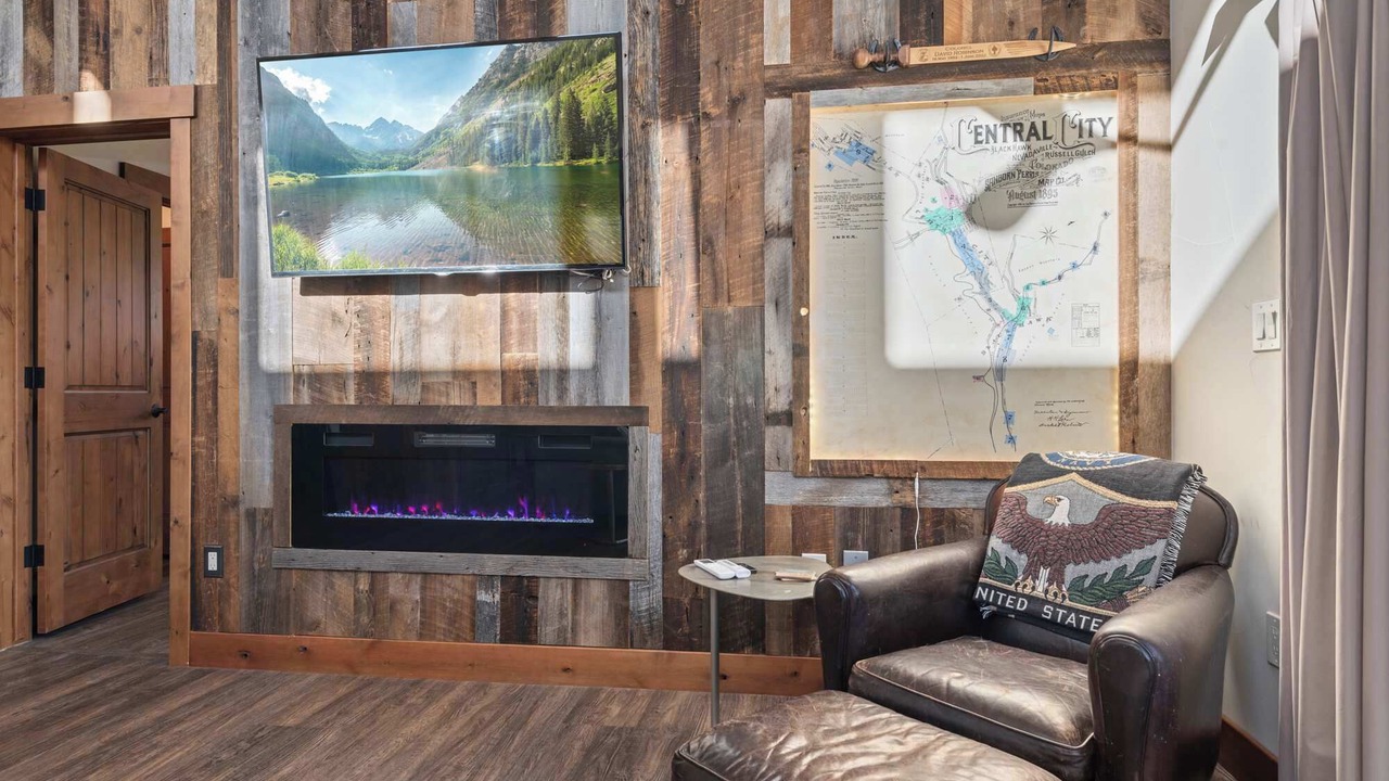 Photo of Livingroom in Black Hawk
