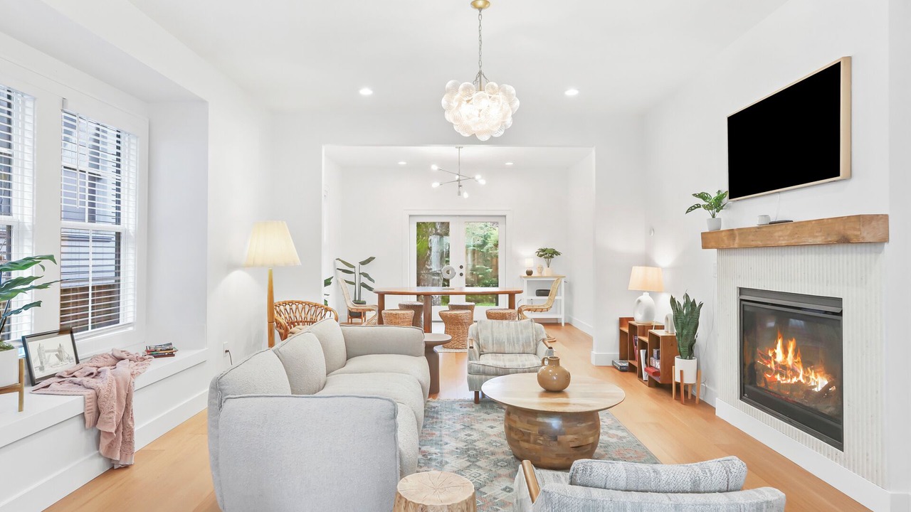 Photo of Livingroom in Alphabet Historic District