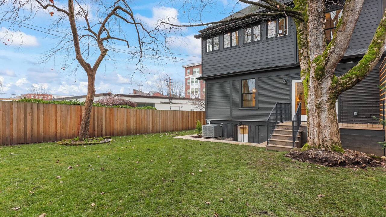 Photo of Outdoor in Alphabet Historic District