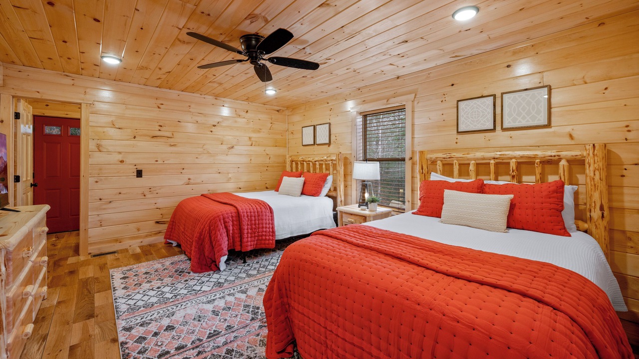 Photo of Bedroom in White Oak Lodge