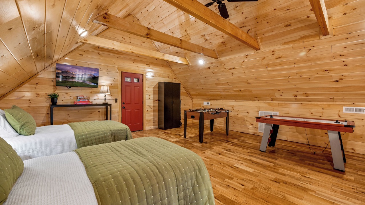Photo of Bedroom in White Oak Lodge