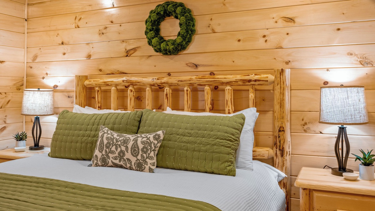 Photo of Bedroom in White Oak Lodge