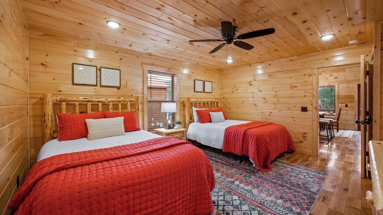 Photo of Bedroom in White Oak Lodge
