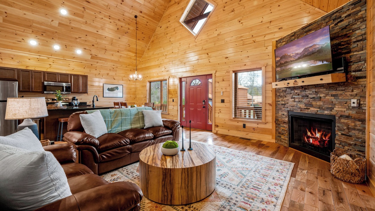 Photo of Livingroom in White Oak Lodge