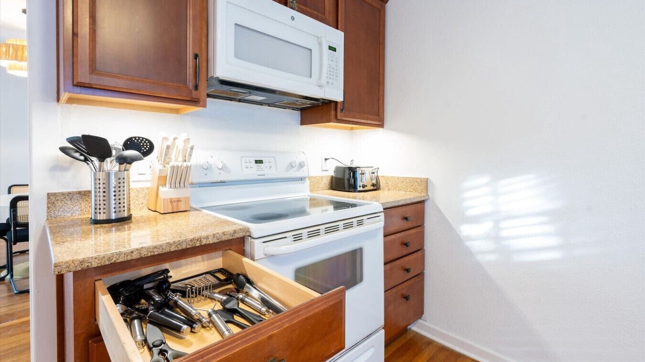 Photo of Kitchen in West Plaza