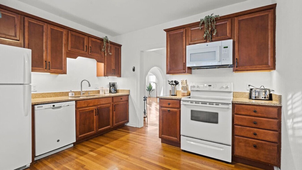 Photo of Kitchen in West Plaza
