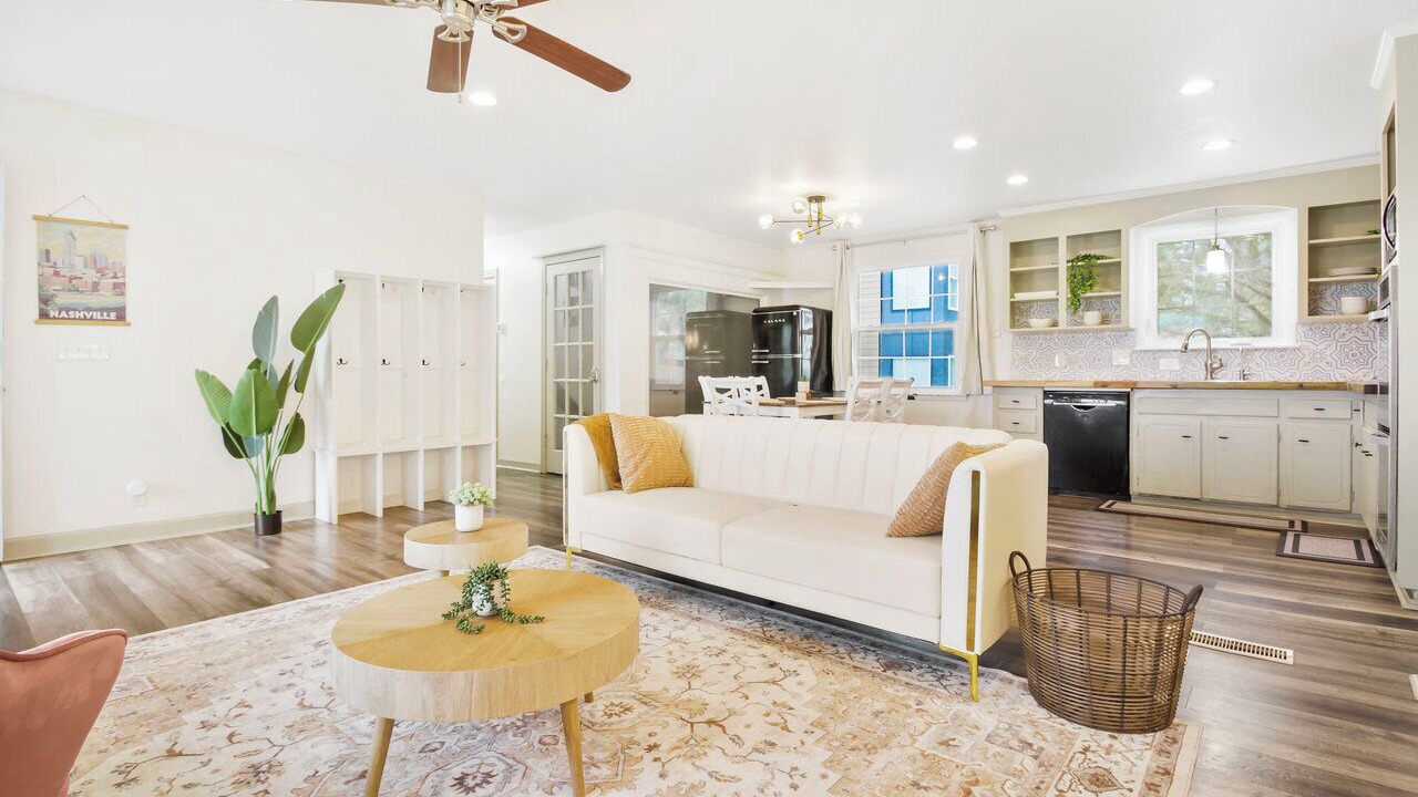 Photo of Livingroom in Charlotte Park