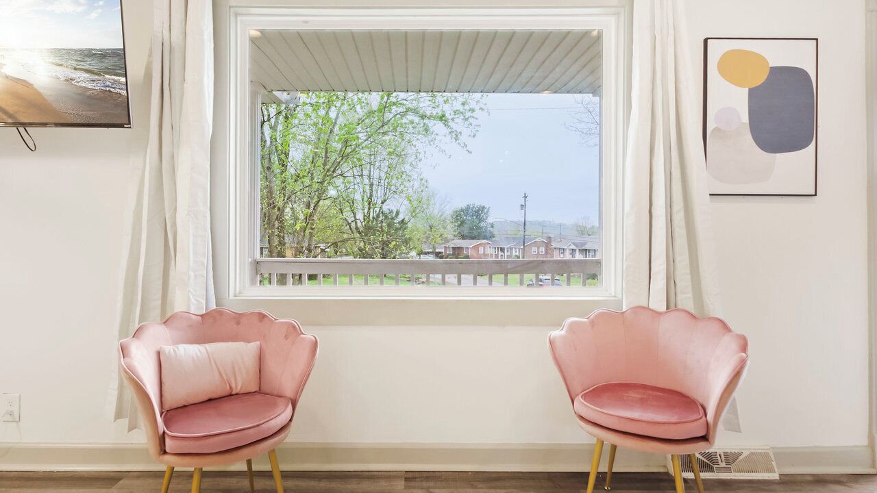 Photo of Livingroom in Charlotte Park