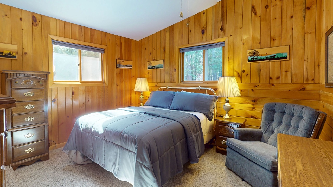 Photo of Bedroom in Three Lakes