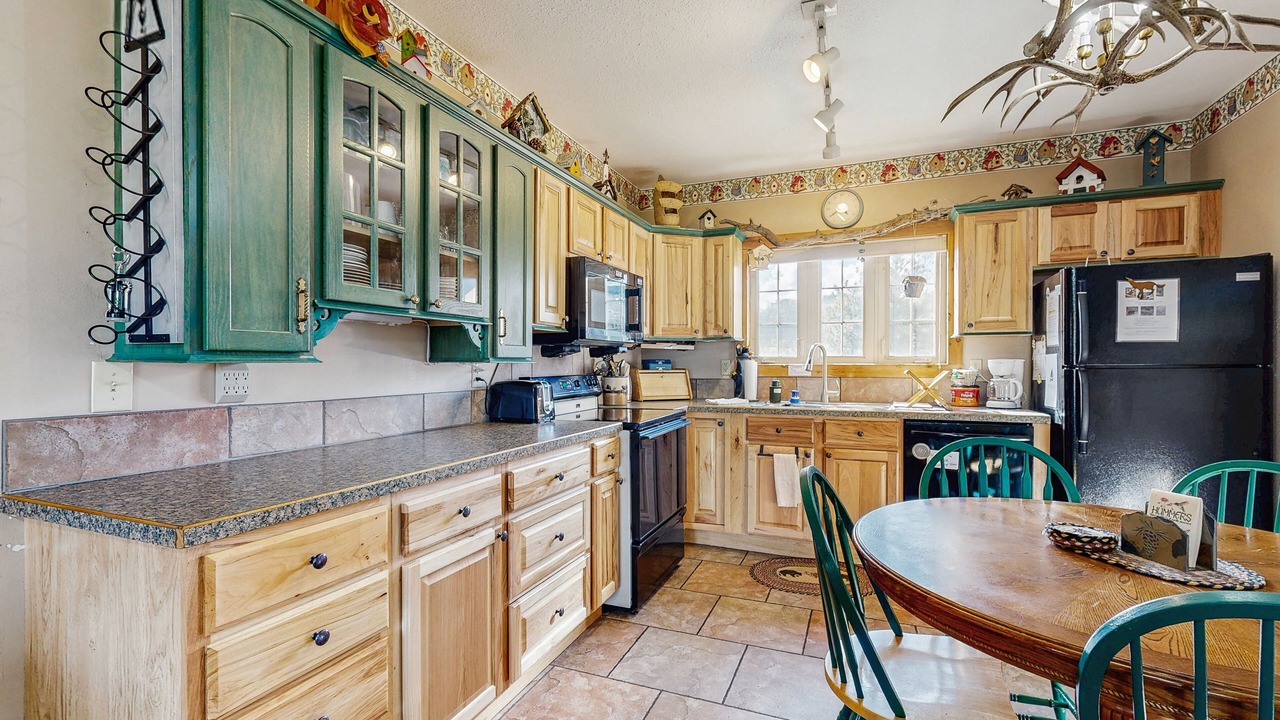 Photo of Kitchen in Drake
