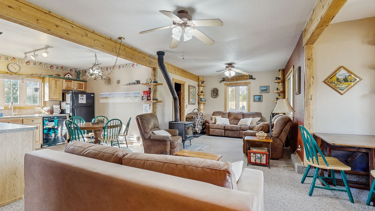Photo of Livingroom in Drake
