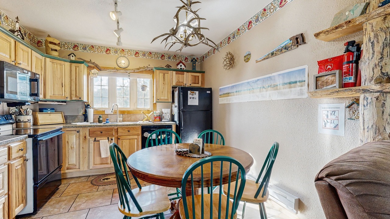 Photo of Kitchen in Drake