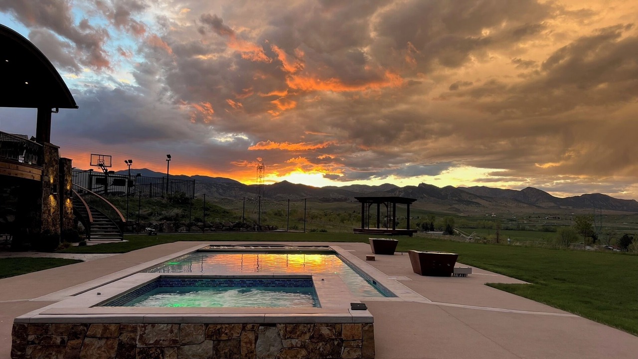 Photo of Outdoor in Golden
