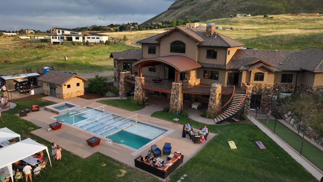 Photo of Outdoor in Golden