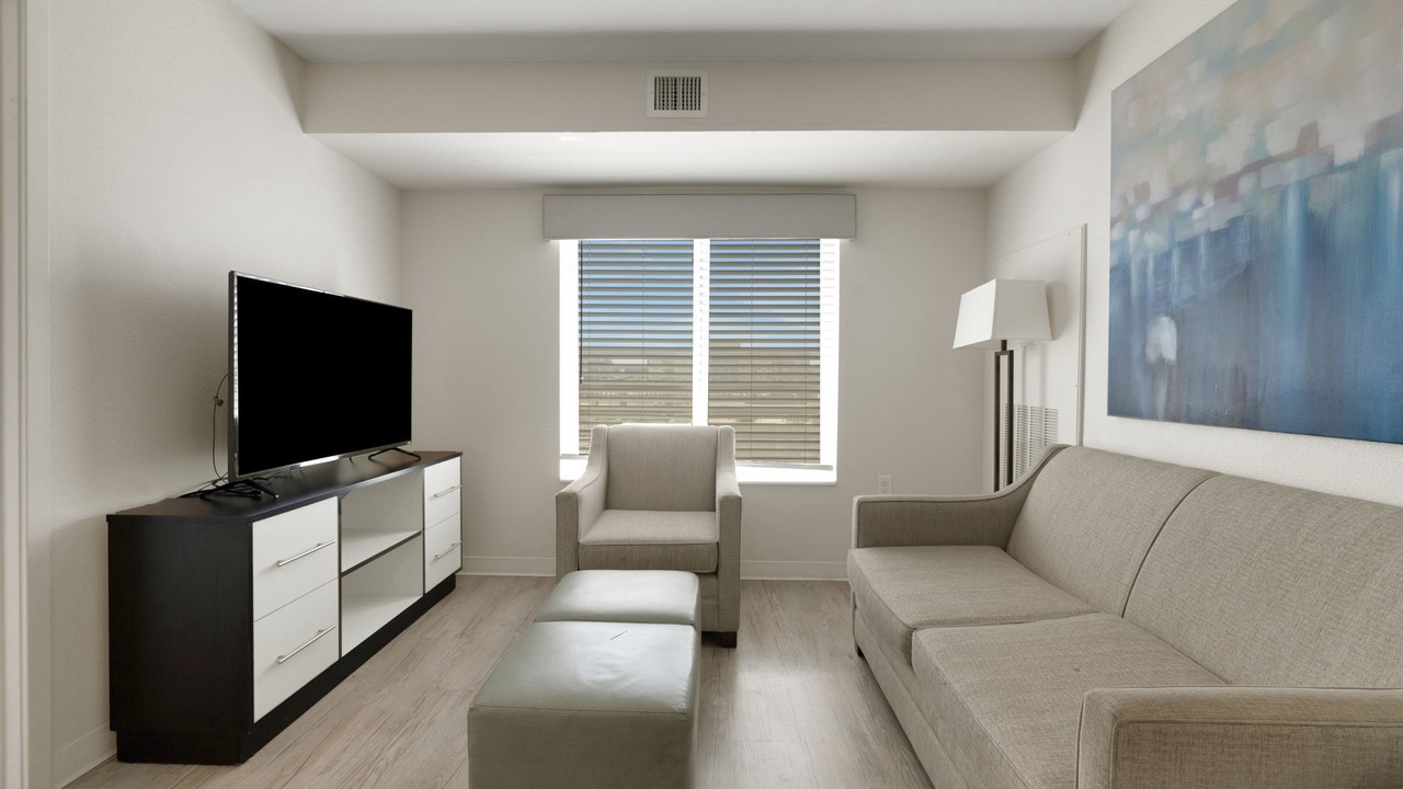 Photo of Livingroom in Far North Central