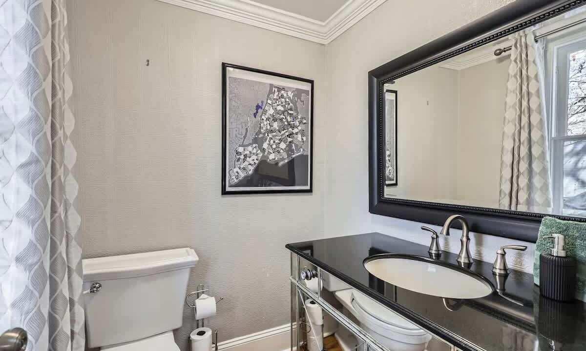 Photo of Bathroom in Congress Park