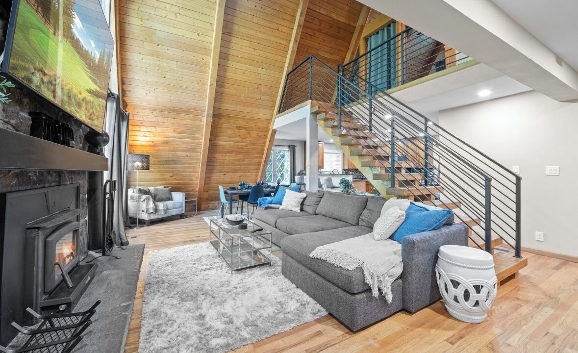Photo of Livingroom in Indian Hills