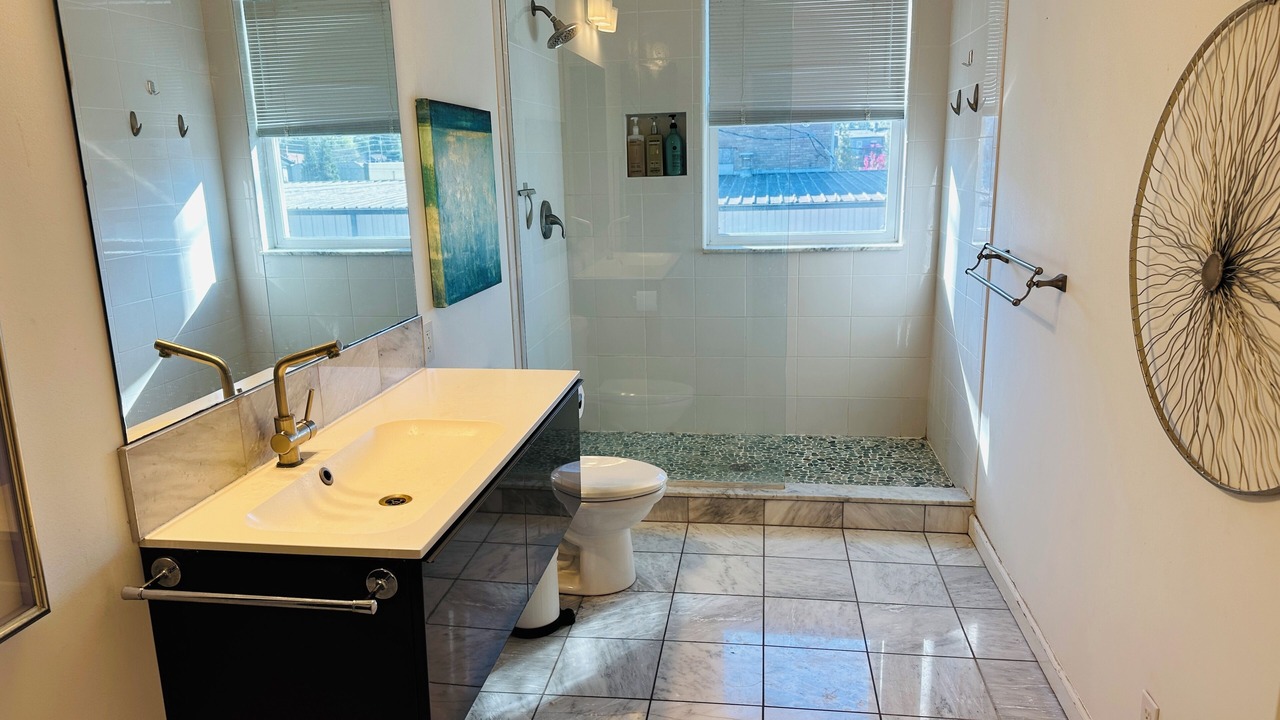 Photo of Bathroom in Logansport