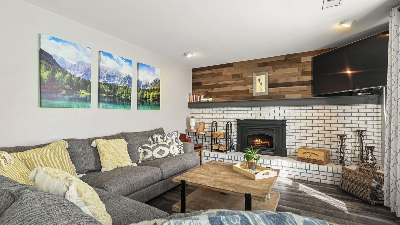 Photo of Livingroom in Morrison