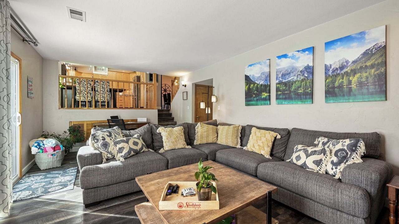 Photo of Livingroom in Morrison