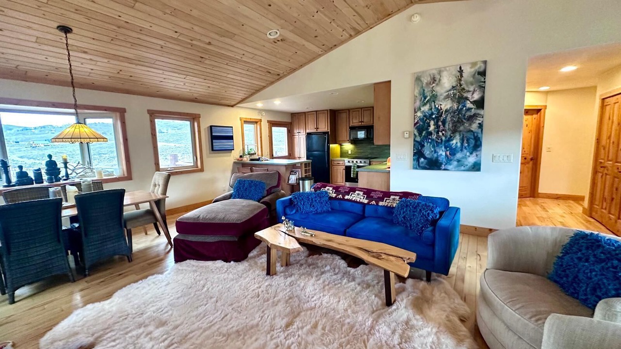 Photo of Livingroom in Oak Creek