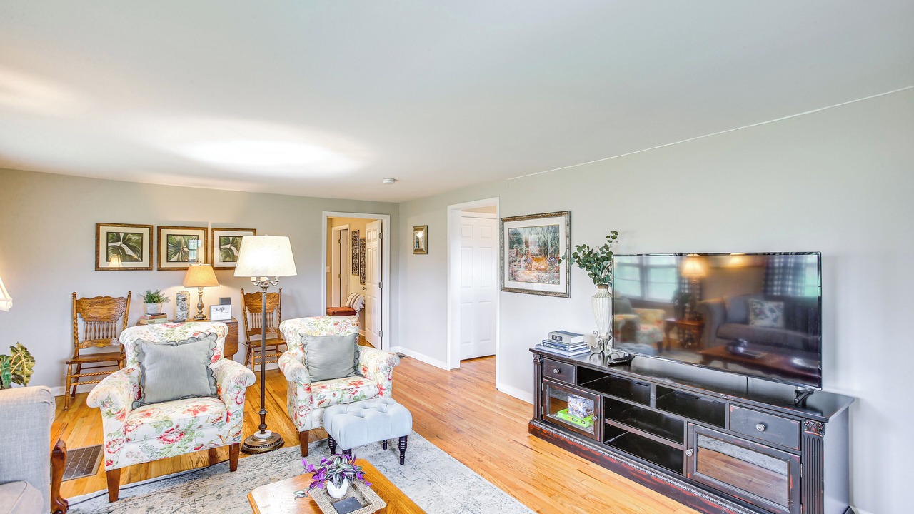 Photo of Livingroom in Millersville