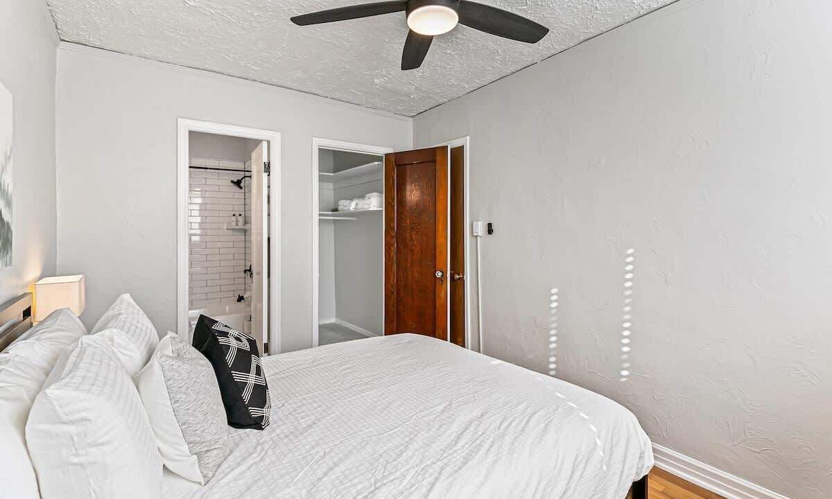 Photo of Bedroom in City Park
