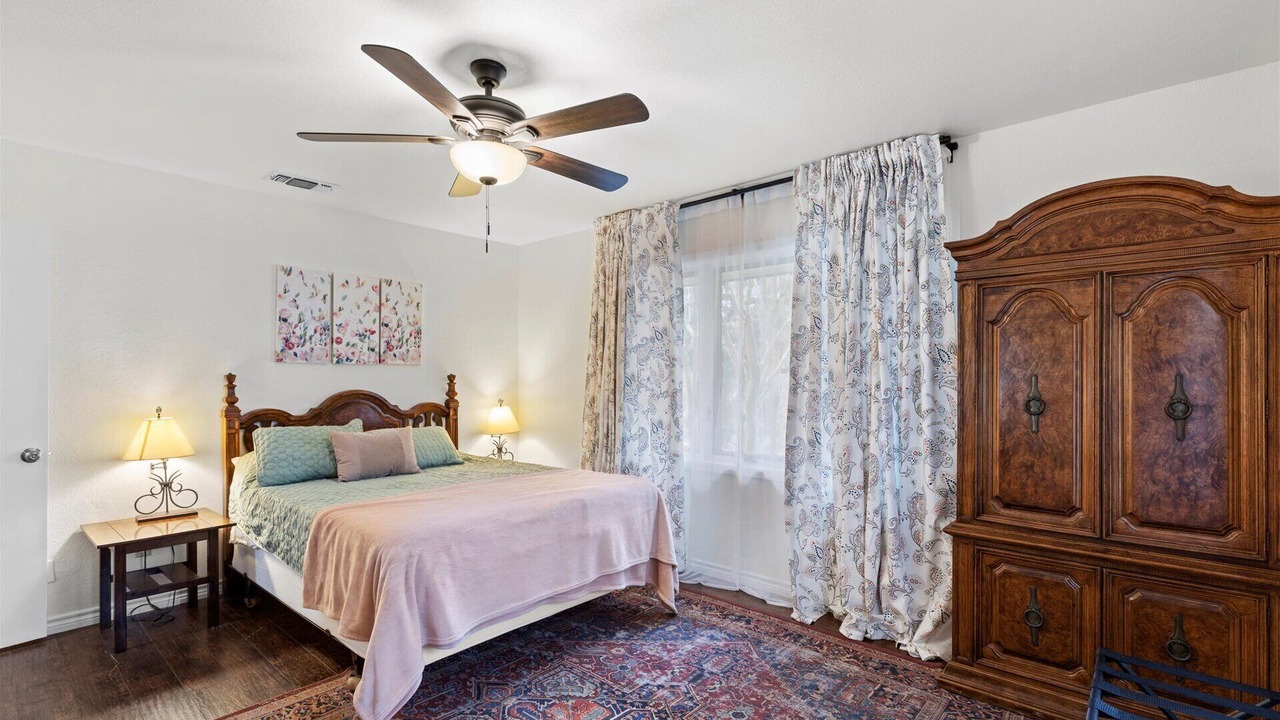 Photo of Bedroom in McQueeney