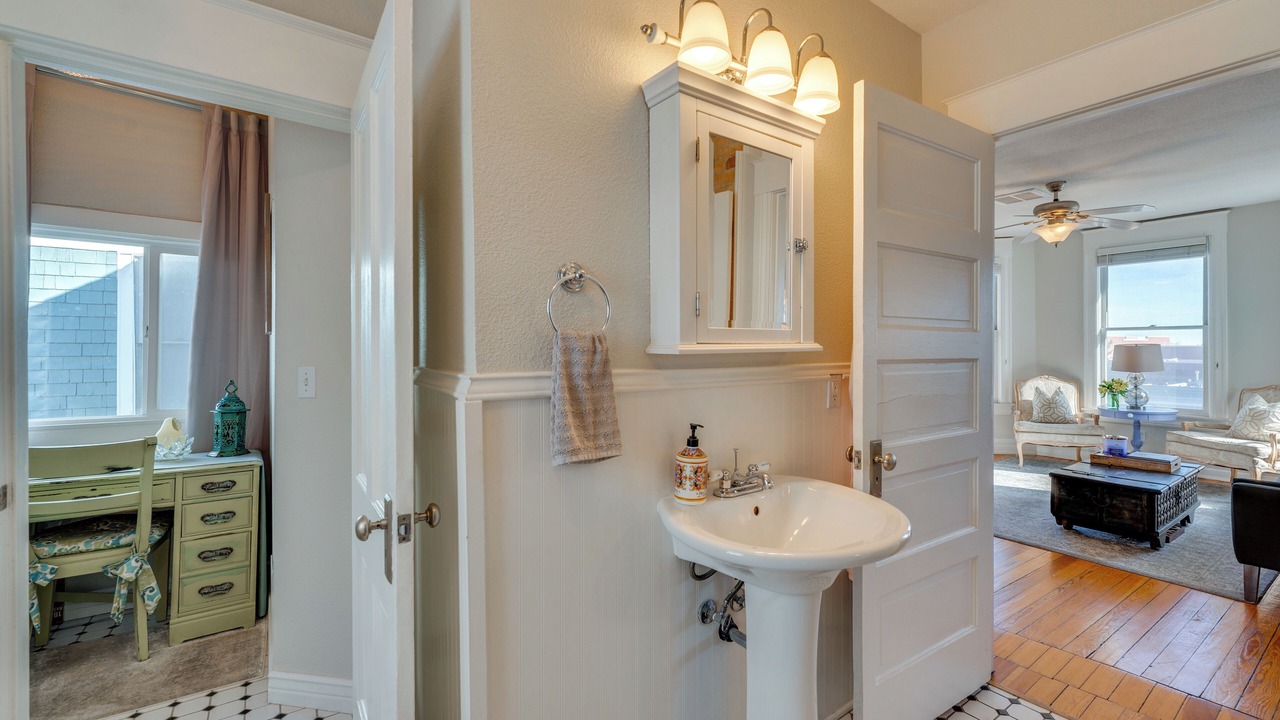 Photo of Bathroom in Central Boulder