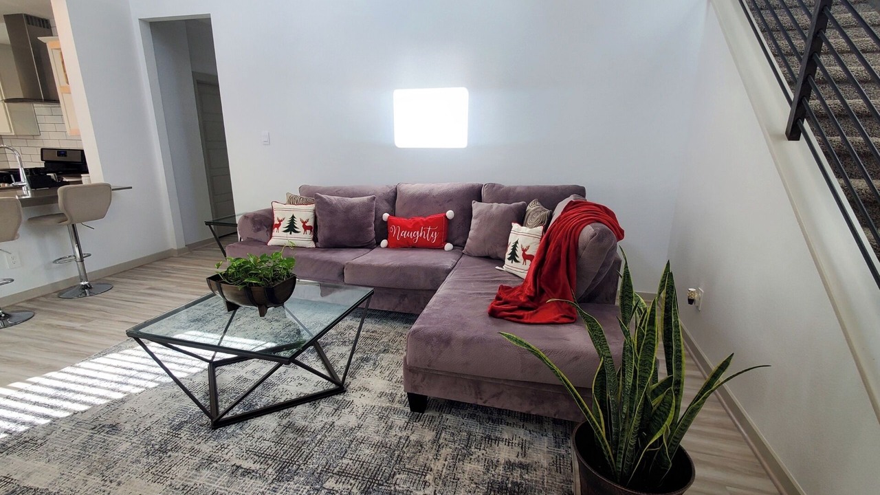 Photo of Livingroom in Southeast Houston