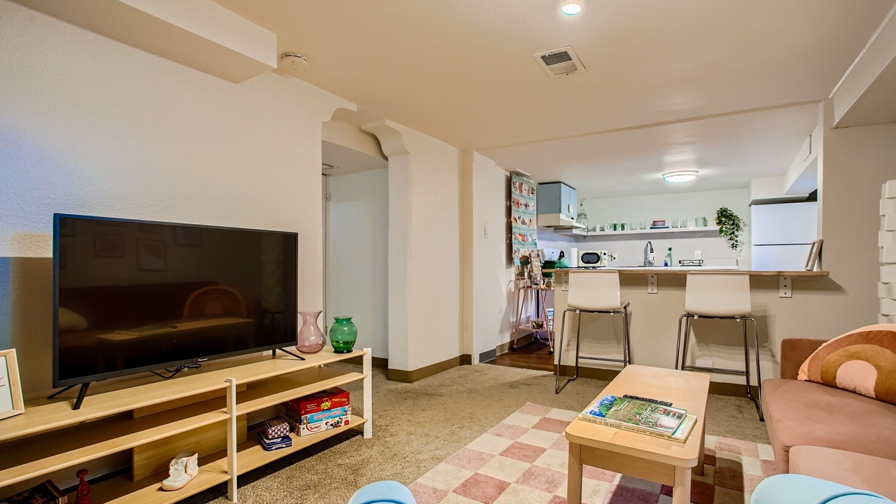 Photo of Livingroom in West Colfax