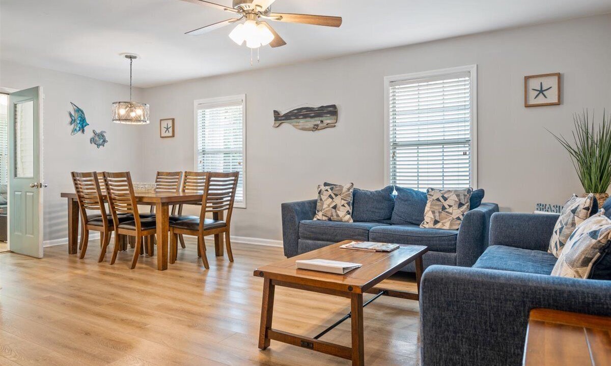 Photo of Livingroom in Saint Simons Heights