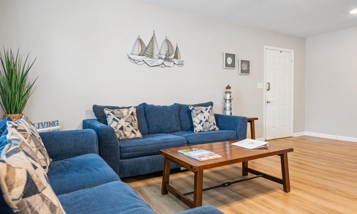 Photo of Livingroom in Saint Simons Heights