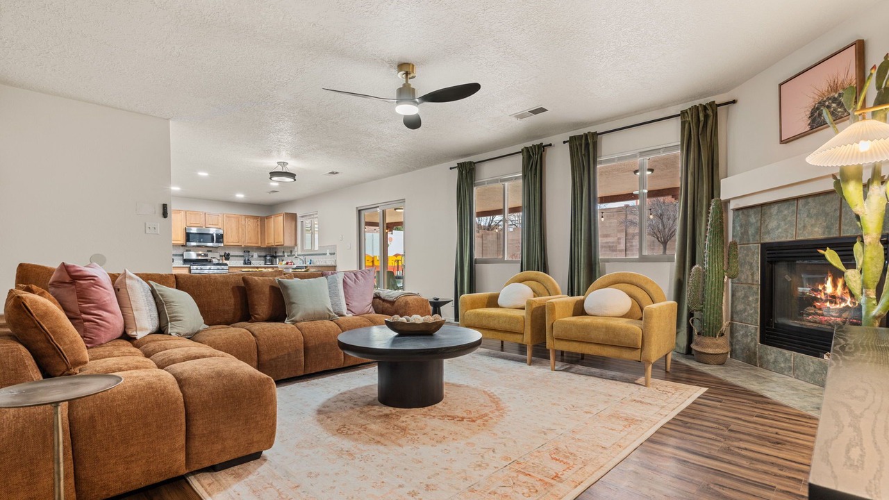 Photo of Livingroom in Paradise Hills Civic