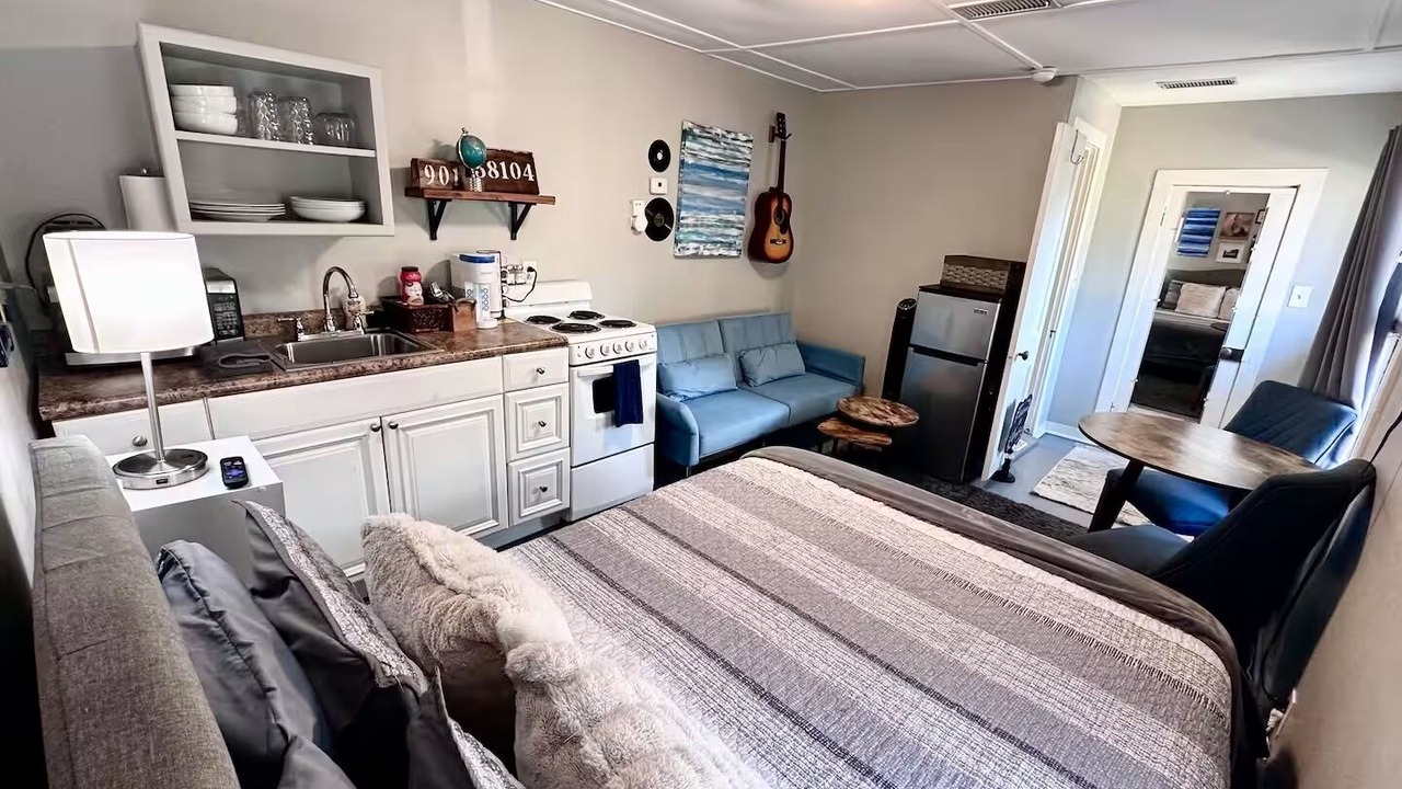 Photo of Bedroom in Central Gardens