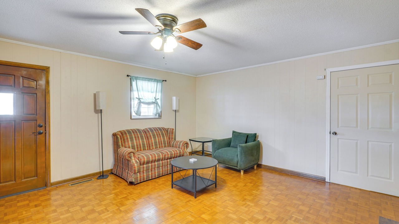 Photo of Livingroom in Etowah